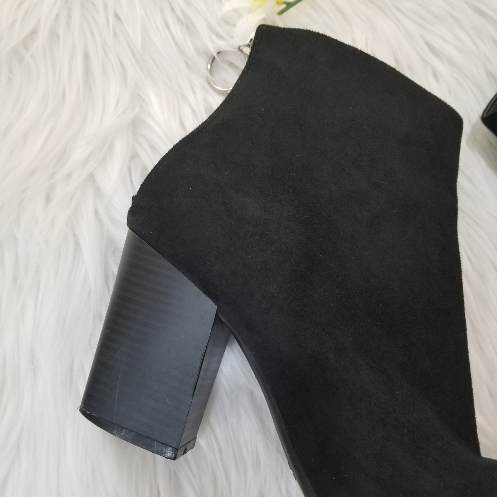 Pointed Toe Suede Black Ankle Boots With Heel Size 7.5, With Zipper Closure. - Picture 5 of 16